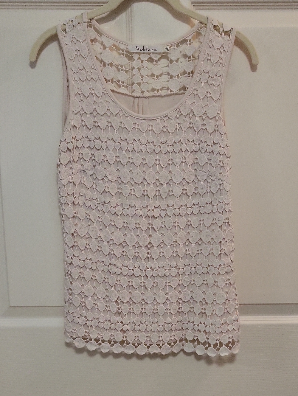 Solitaire Lace Overlay Sleeveless Tank in Cream Small